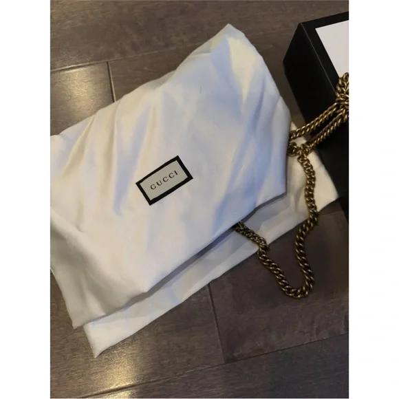 NIB Gucci GG Marmont Vertical Phone Bag - Red Matelassé Leather Full Inclusion - Picture 6 of 13